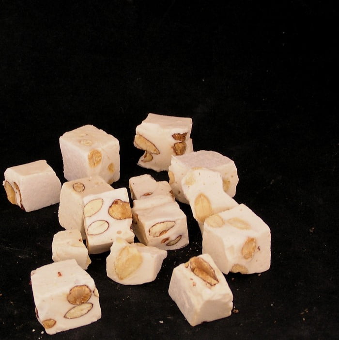Harde nougat met amandelen